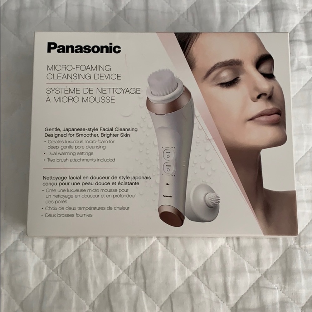 Face cleansing brush